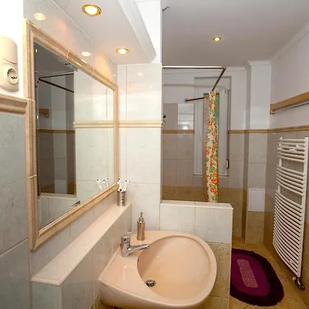 Fekete Forras Apartman *